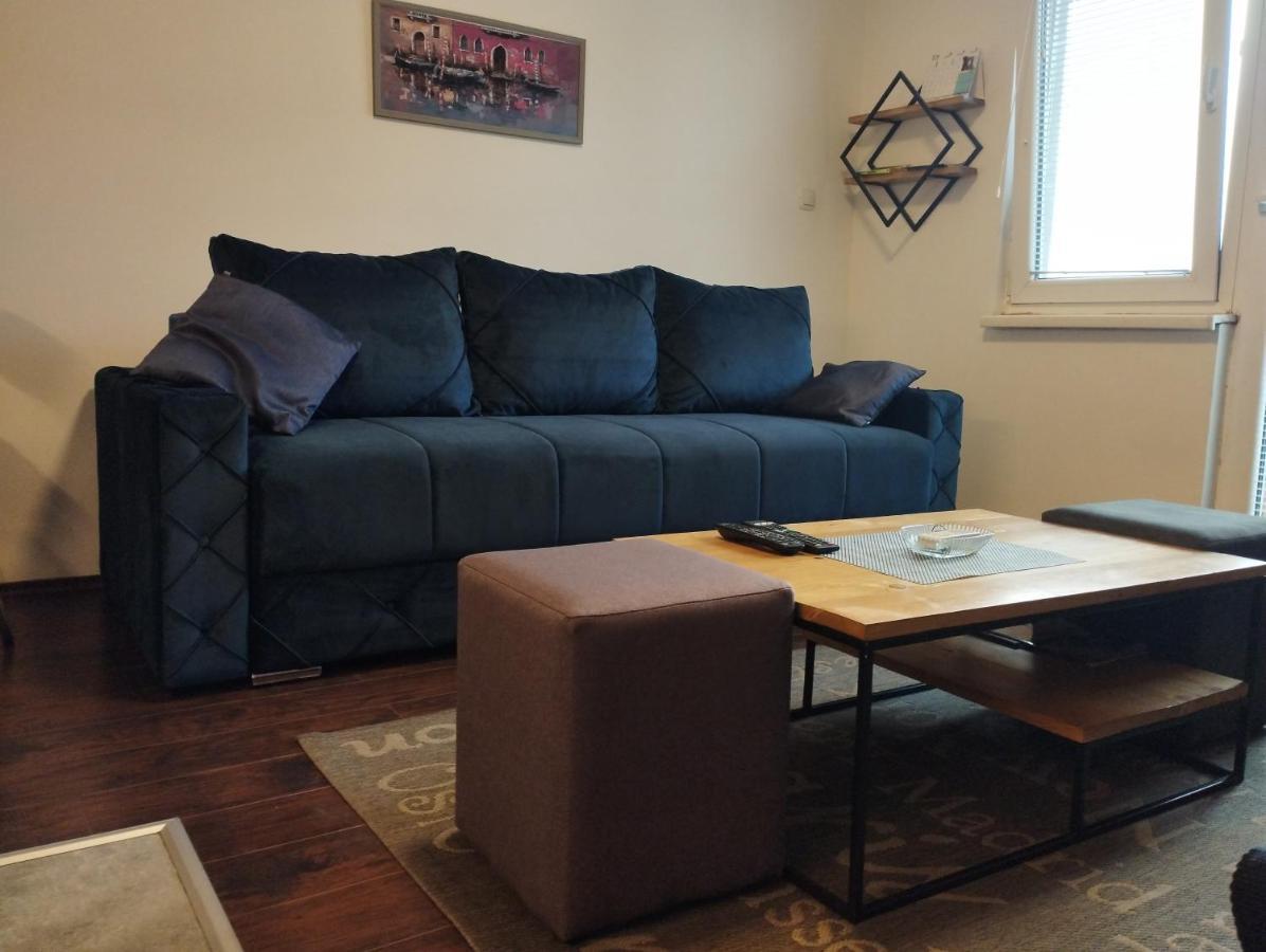Apartman Tatjana โนวีซาด ภายนอก รูปภาพ